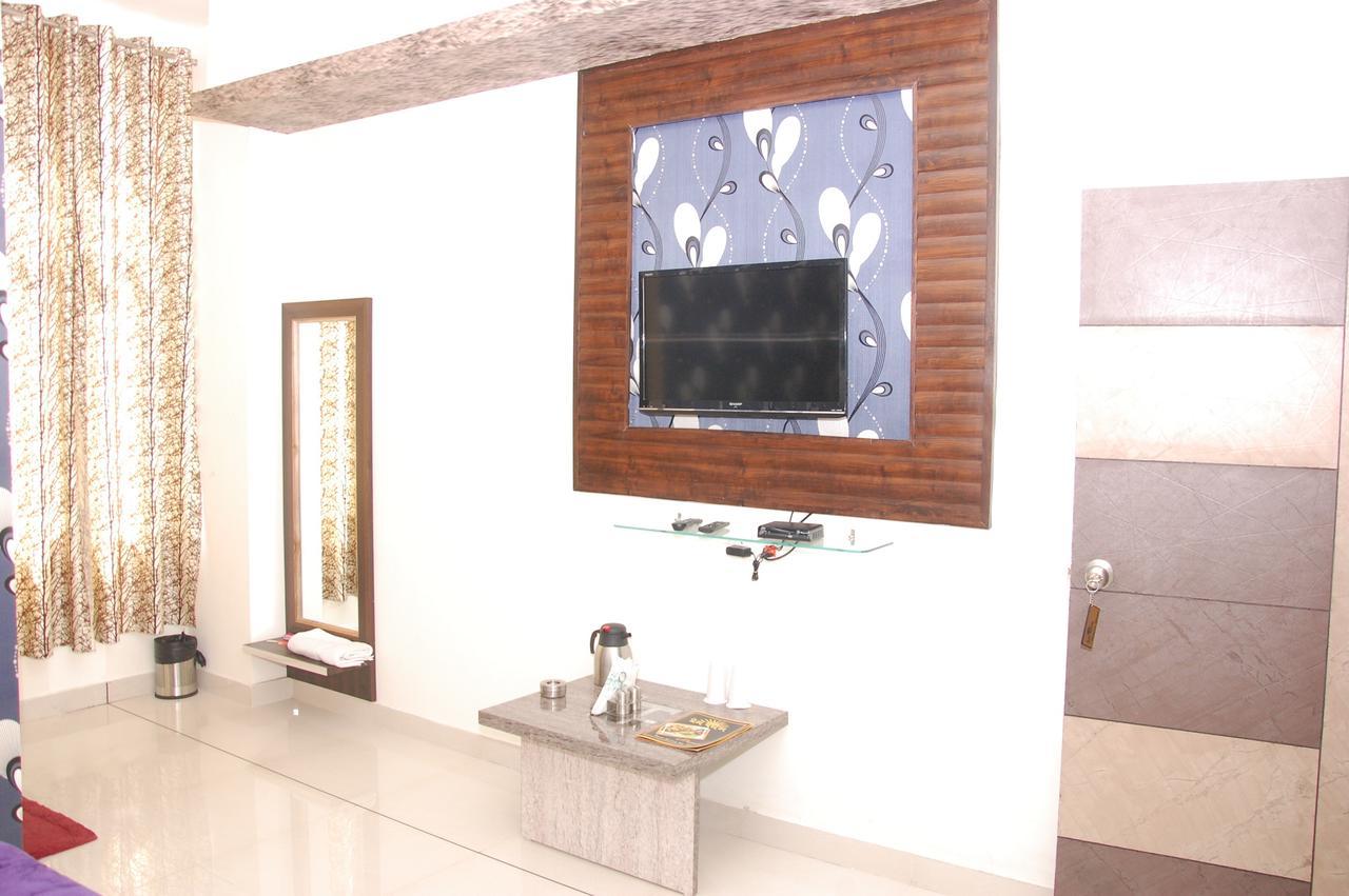 Hotel Prem Bandhan Hisar Ngoại thất bức ảnh