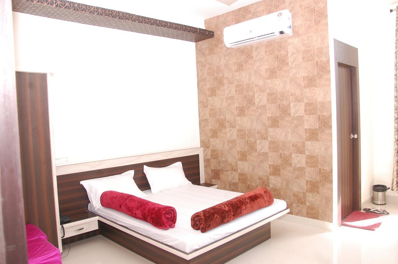 Hotel Prem Bandhan Hisar Ngoại thất bức ảnh