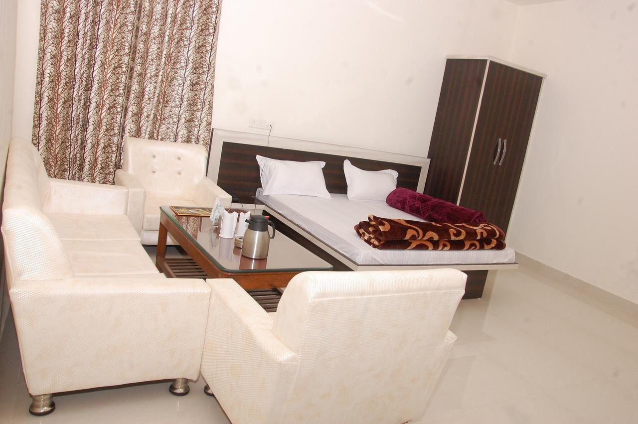 Hotel Prem Bandhan Hisar Ngoại thất bức ảnh